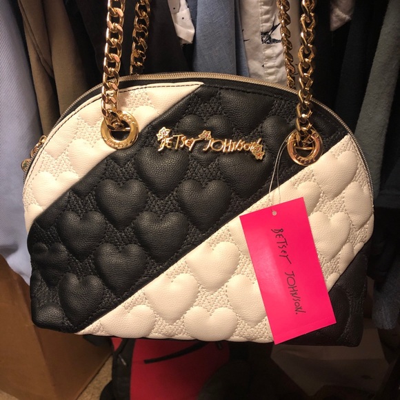 Betsey Johnson Handbags - Betsey Johnson shoulder bag